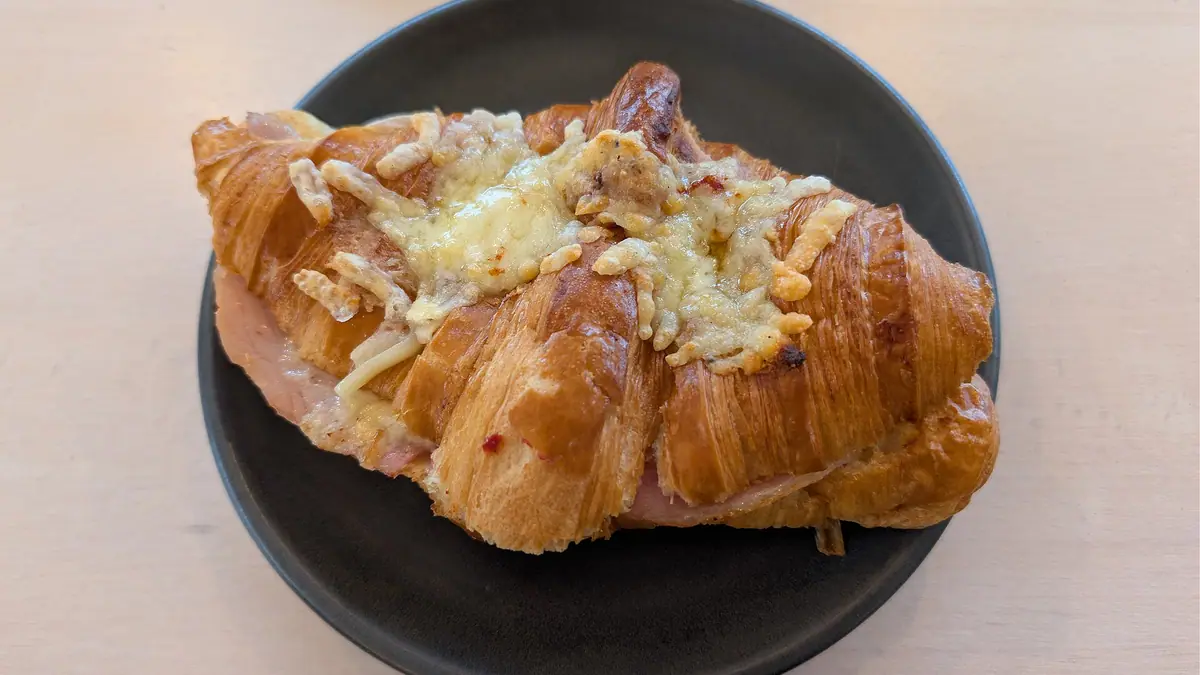 Sapphire's Cafe & Bakery – patisserie in Mildenhall town centre